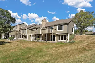 978 Winterberry Dr, Woodbury, MN 55125 - Photo 3