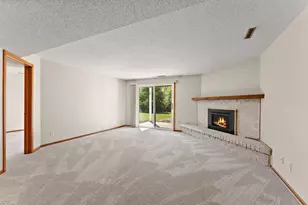 978 Winterberry Dr, Woodbury, MN 55125 - Photo 27