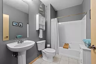 301 Oak Grove St, Minneapolis, MN 55403 - Photo 29