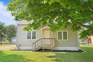 818 E Minnesota St, Saint Joseph, MN 56374 - Photo 3