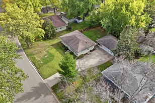 4409 Poplar Bridge Rd, Bloomington, MN 55437 - Photo 41