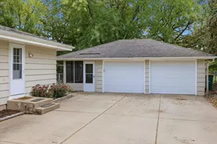 4409 Poplar Bridge Rd, Bloomington, MN 55437 - Photo 45