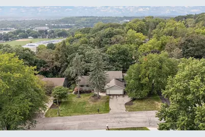 803 Sierra Lane NE, Rochester, MN 55906 - Photo 3