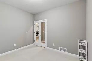 11008 Kingsview Ln N, Maple Grove, MN 55369 - Photo 17