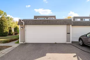 10461 Dupont Rd S, Bloomington, MN 55431 - Photo 29