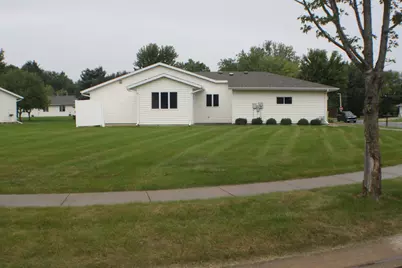 2110 McQuillan Court SE, Rochester, MN 55904 - Photo 3