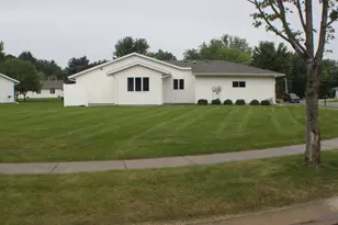 2110 McQuillan Ct SE, Rochester, MN 55904 - Photo 3