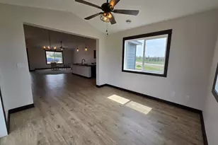653 Daisy Ct, Lake Crystal, MN 56055 - Photo 7
