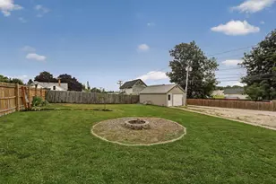 237 W 14th St, Saint Charles, MN 55972 - Photo 23