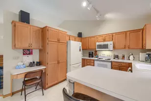 4670 Manor Dr, Eagan, MN 55123 - Photo 5