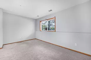 1686 Village Trail E, Maplewood, MN 55109 - Photo 23