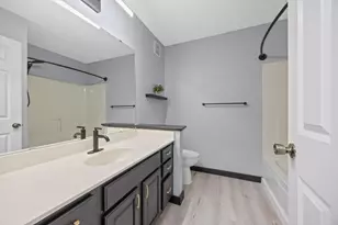 1686 Village Trail E, Maplewood, MN 55109 - Photo 19