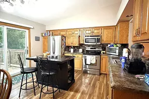 140 Orchard Manor Dr SE, Plainview, MN 55964 - Photo 5