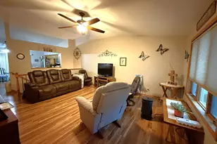 140 Orchard Manor Dr SE, Plainview, MN 55964 - Photo 7