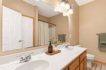 2711 Village Drive, Faribault, MN 55021 - Photo 11