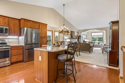 516 Holly Lane N, Oakdale, MN 55128 - Photo 11