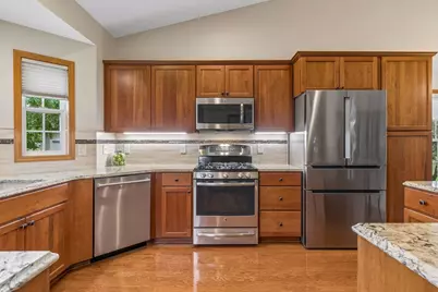 516 Holly Lane N, Oakdale, MN 55128 - Photo 5