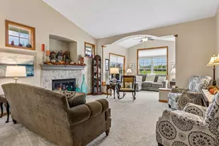 516 Holly Ln N, Oakdale, MN 55128 - Photo 9