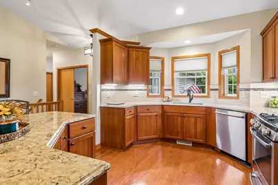 516 Holly Lane N, Oakdale, MN 55128 - Photo 13