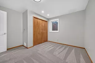 940 Trail Ct, Eagan, MN 55123 - Photo 37