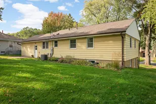 3829 Oak St N, Brooklyn Center, MN 55429 - Photo 31