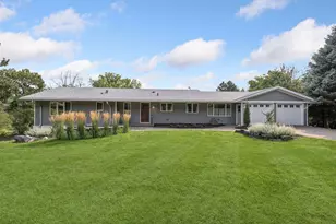 15803 Holdridge Rd E, Wayzata, MN 55391 - Photo 9