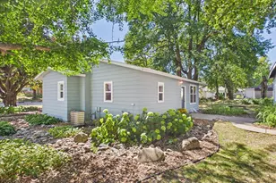 2379 Roselawn Ave W, Lauderdale, MN 55113 - Photo 31