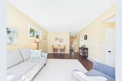 2379 Roselawn Avenue W, Lauderdale, MN 55113 - Photo 9