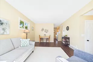 2379 Roselawn Ave W, Lauderdale, MN 55113 - Photo 9