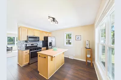 2379 Roselawn Avenue W, Lauderdale, MN 55113 - Photo 17