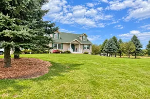 927 40th St, Clayton, WI 54004 - Photo 1