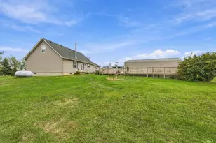 927 40th St, Clayton, WI 54004 - Photo 3