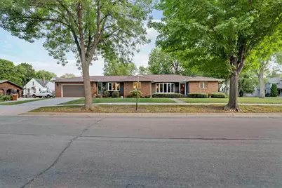 611 E Sheridan Avenue, Montevideo, MN 56265 - Photo 1