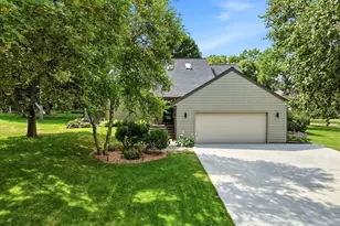 15809 Nursery Dr, Minnetonka, MN 55345 - Photo 43