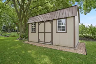 15809 Nursery Dr, Minnetonka, MN 55345 - Photo 47