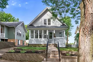 1047 5th St E, Saint Paul, MN 55106 - Photo 1