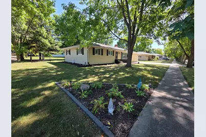 302 10th Street SE, Barnesville, MN 56514 - Photo 1