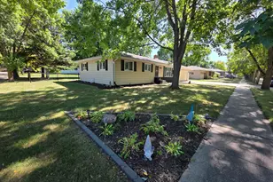 302 10th St SE, Barnesville, MN 56514 - Photo 1