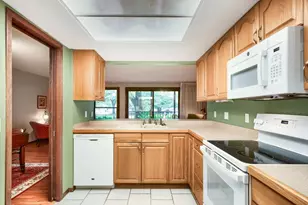8441 Irwin Rd, Bloomington, MN 55437 - Photo 3