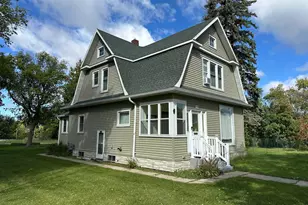 115 Conley Ave N, Thief River Falls, MN 56701 - Photo 3