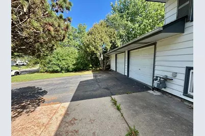 2001 Yellowstone Trail, Brooklyn Park, MN 55444 - Photo 3