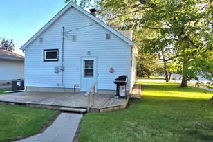 1121 9th Ave, International Falls, MN 56649 - Photo 17