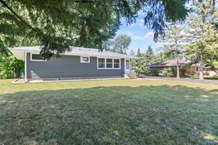 2727 Woodbridge St, Roseville, MN 55113 - Photo 3