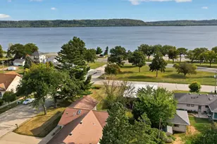 311 W Iowa St, Lake City, MN 55041 - Photo 5