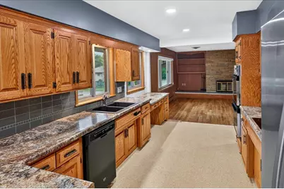 781 Iowa Avenue E, Saint Paul, MN 55106 - Photo 11