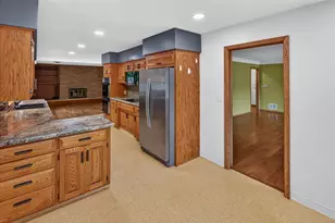 781 Iowa Ave E, Saint Paul, MN 55106 - Photo 9