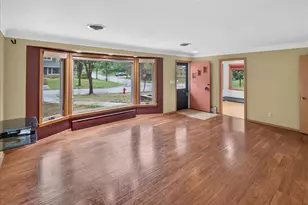 781 Iowa Ave E, Saint Paul, MN 55106 - Photo 5