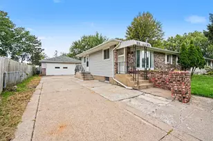 7518 4th St NE, Fridley, MN 55432 - Photo 3