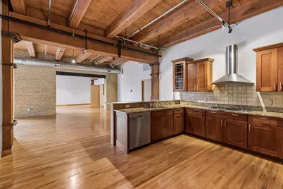 607 Washington Avenue S #303, Minneapolis, MN 55415 - Photo 5
