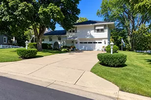 7339 Frontier Trail, Chanhassen, MN 55317 - Photo 5